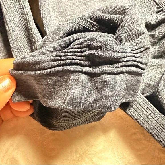 Lululemon Gray Cropped Leggings Size 6 - Picture 5 of 6